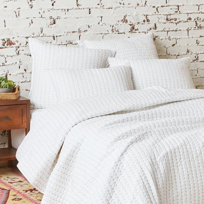 White thick cotton quilt