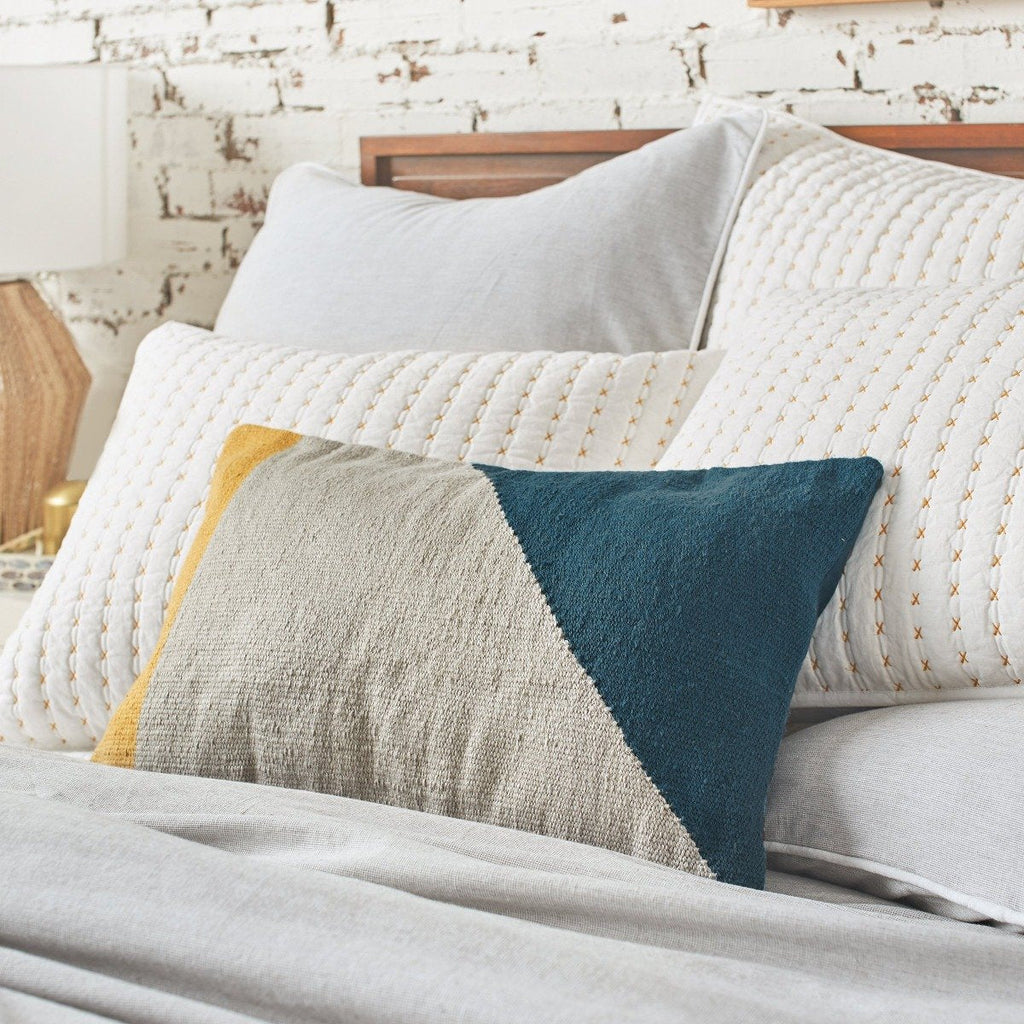 White thick cotton quilt